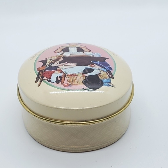 VTG new old stock Grandmother's are Special tin & Scented soap - Picture 4 of 13